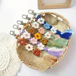 Load image into Gallery viewer, Macrame  Daisy Keychain
