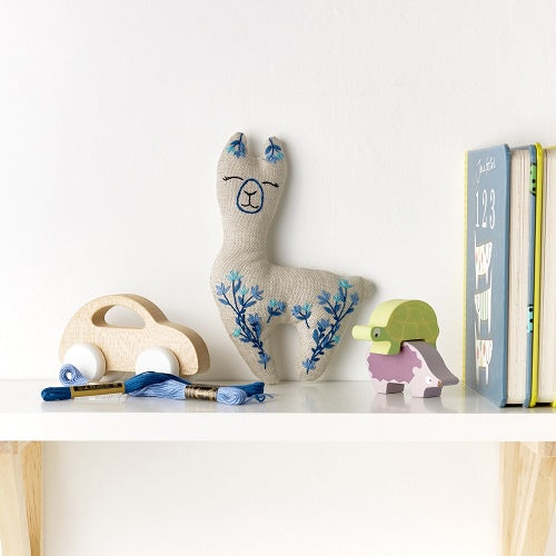 Anchor Essentials Kit: Friends Collection – Annie Alpaca