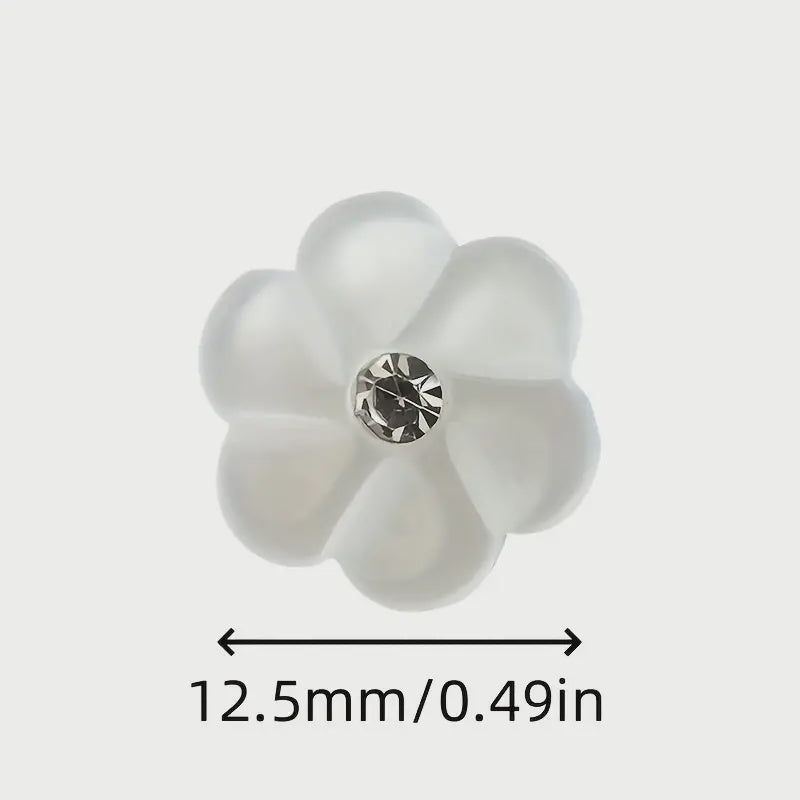 White Flower Buttons 12.5mm